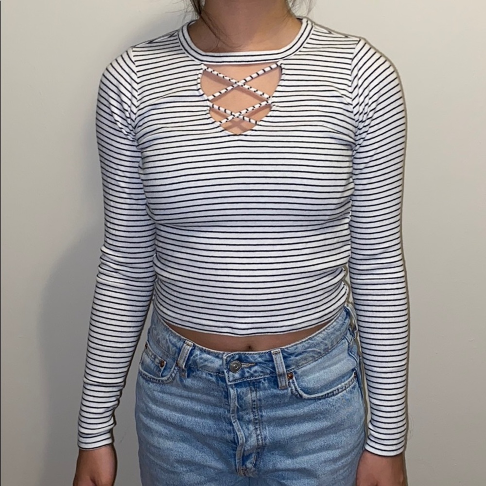 Long sleeve crop top